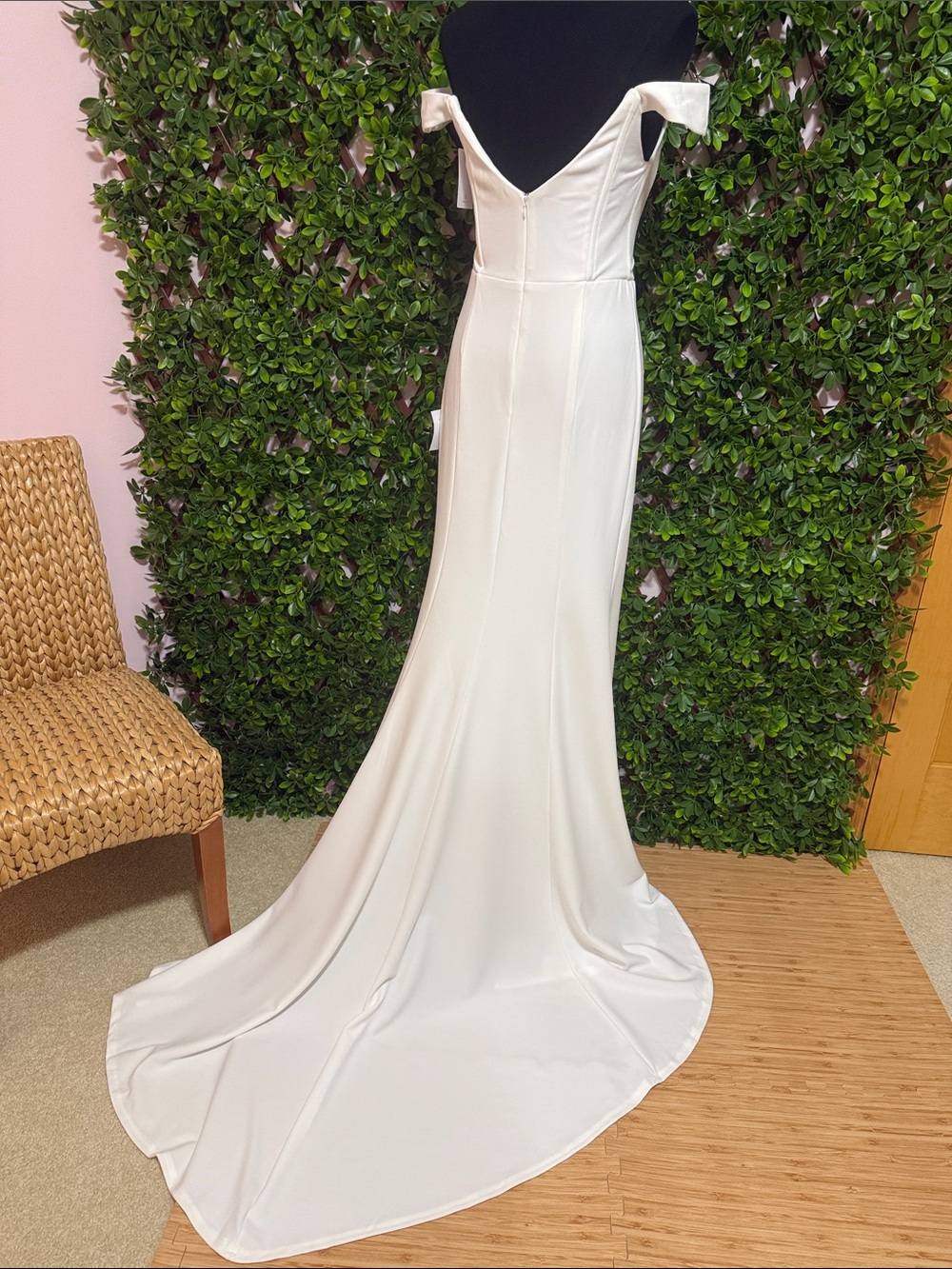 NWT-Idyllic Perfection White Plunge Sleeveless Mermaid Maxi Dress - Picture 13 of 15